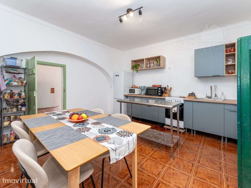 Moradia T2 em Cabeção com terraço-6