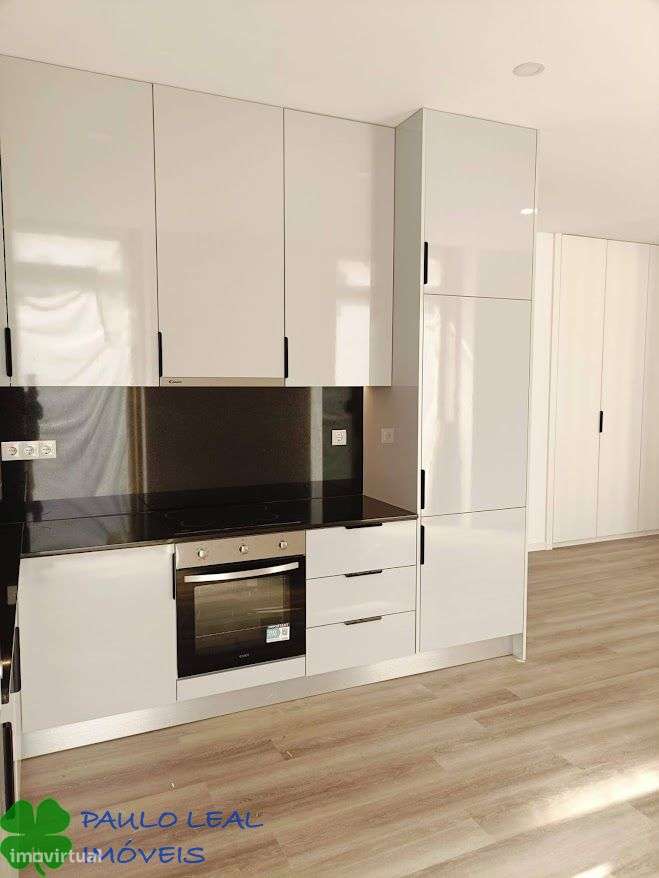 t3 novo junto á estação metro vilar pinheiro - Grande imagem: 3/14