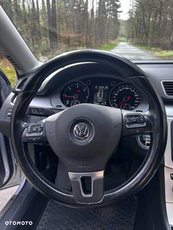 Volkswagen Passat 2.0 TDI Highline - 13