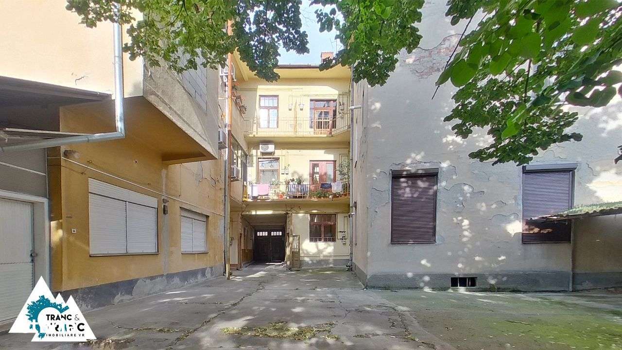 Apartament / Birou generos cu 2 camere pe Bdul Decebal - Imagine principală: 3/12