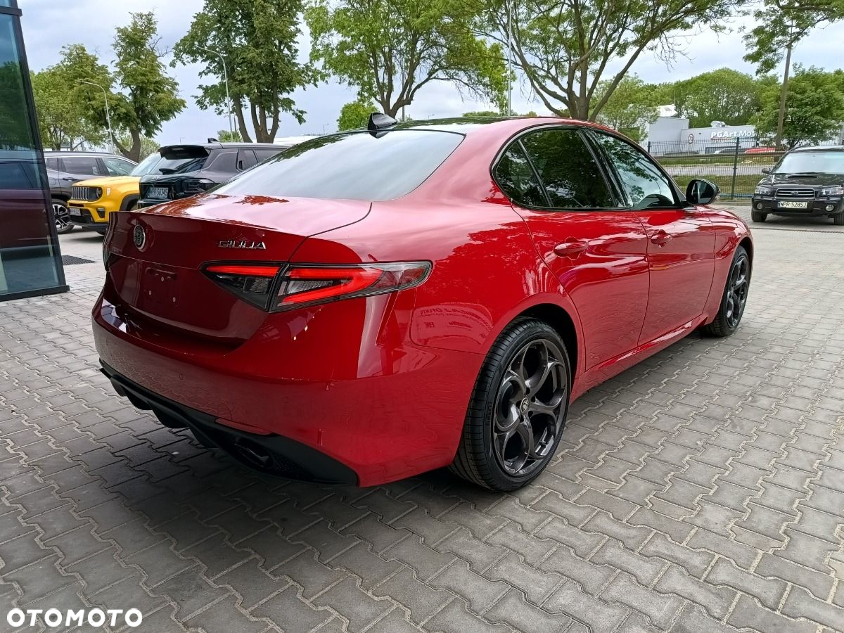 Alfa Romeo Giulia - 8