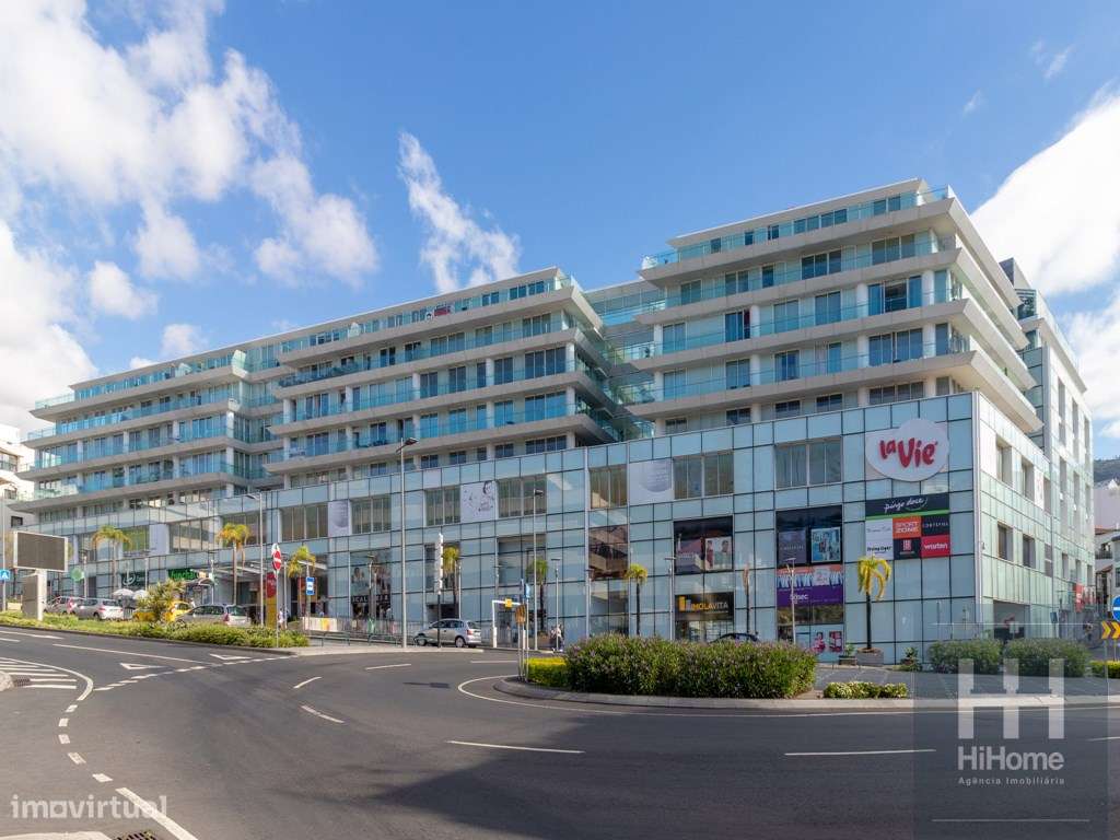 Apartamento T4 mobilado no Edificio Funchal Centrum-34