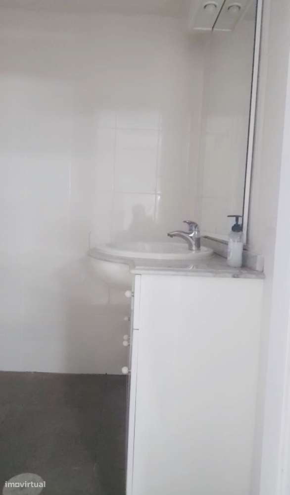 Armazém no centro de Barcelos-6