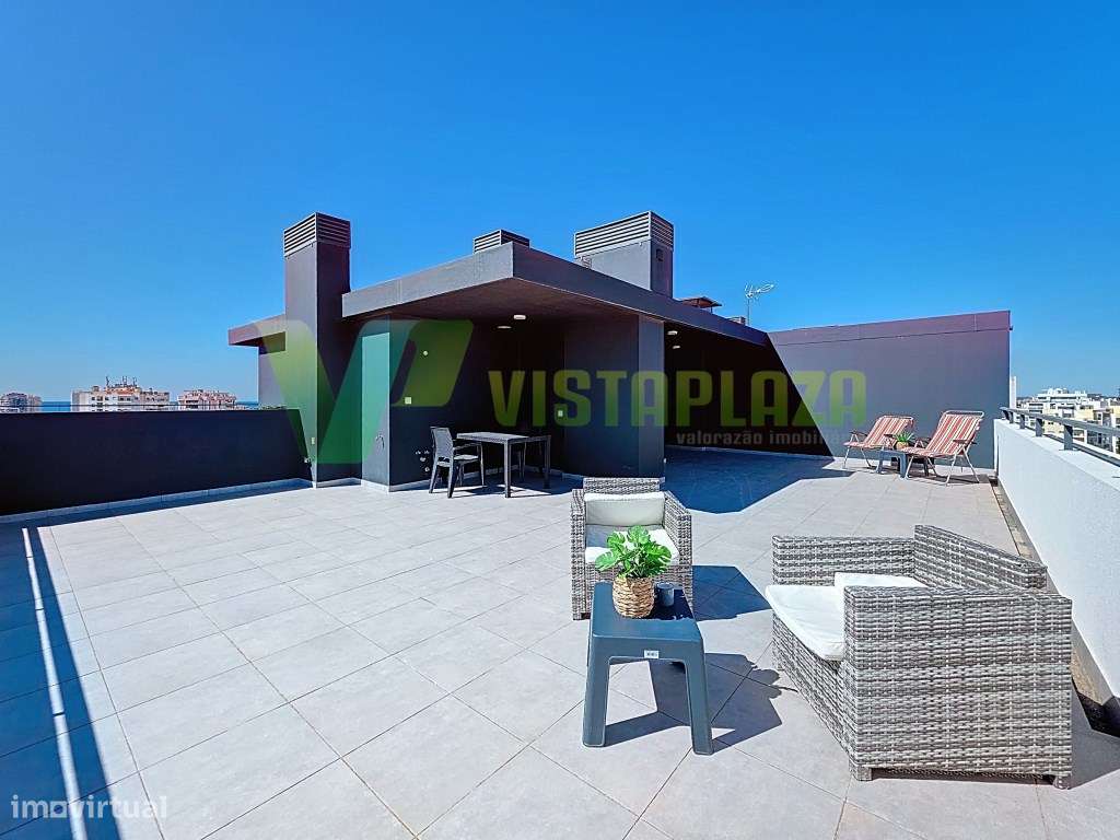 Apartamento Duplex com Terraço e Vista Panorâmica, piscina e garage...-44