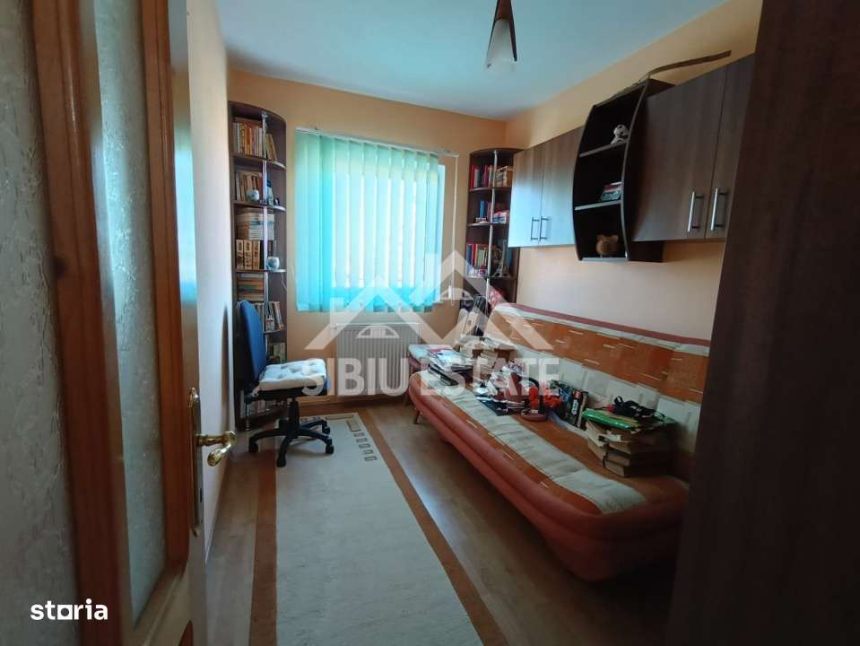Apartament de vanzare cu 3 camere, decomandat -55 mp. balcon, pivnita - Imagine principală: 4/19