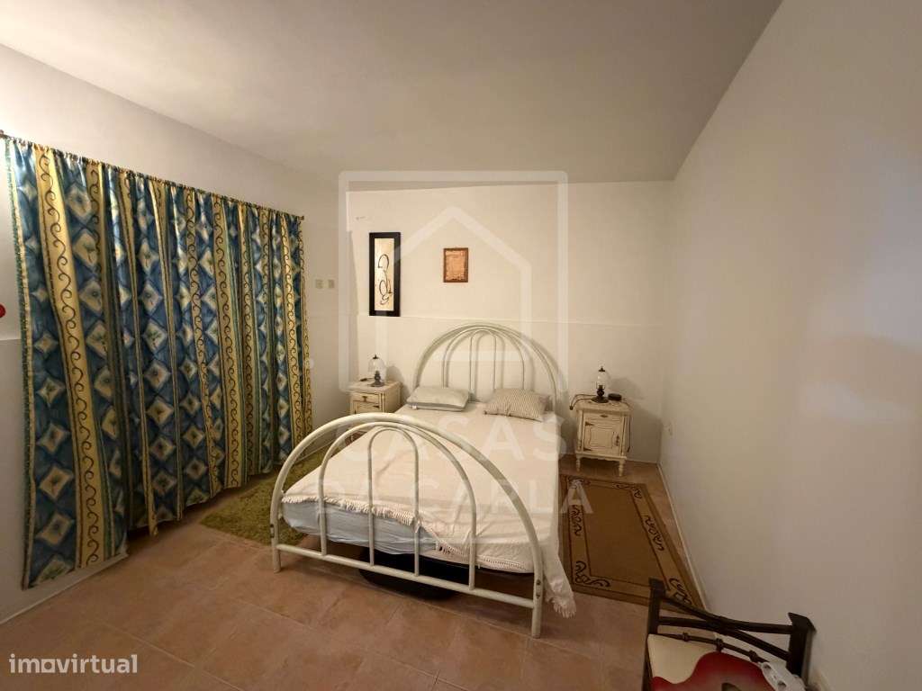 Propriedade T3 com Anexo T1+1 completamente renovada e jardim com 1...-36
