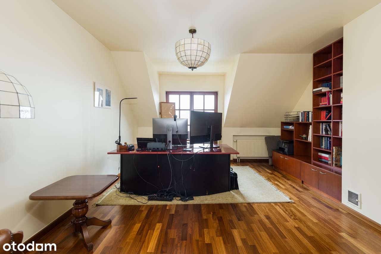 Wspaniały dom w rewelacyjnej lokalizacji-17