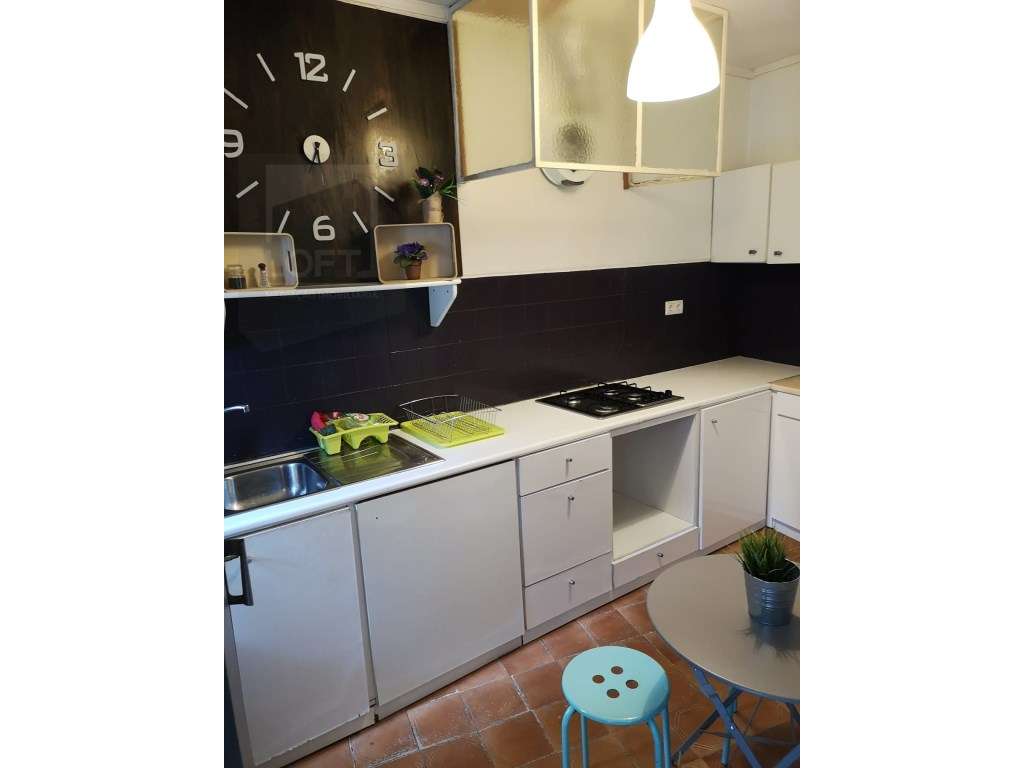 Condomínio com 6 Moradias V2 /V3 Mobiladas e Equipadas-5