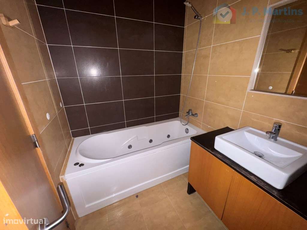 Espaçoso apartamento T3, c/ varanda e garagem, Vila Serena, Pinhal ...-18