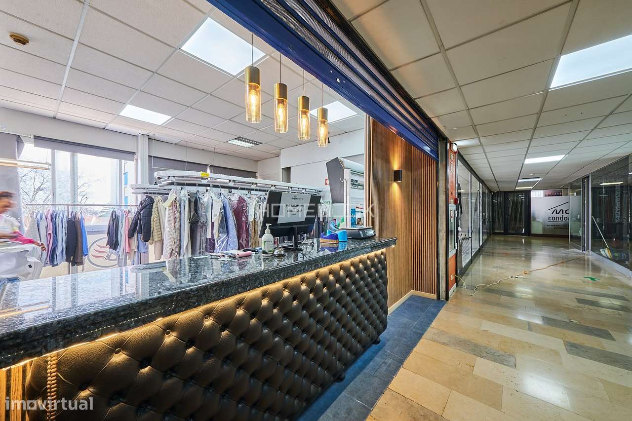 loja no Centro Comercial Galiza- Estoril - Grande imagem: 3/9