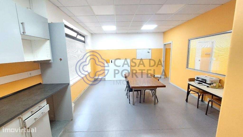 Loja para arrendamento em Mem Martins, Bairro de Ouressa - Grande imagem: 4/16