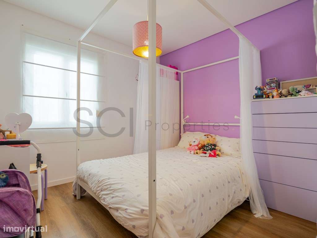 Moradia T3 com piscina nas Quintinhas, Charneca da Caparica. Estilo...-15