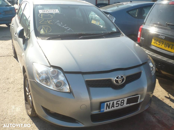 Dezmembrez Toyota Auris VVTI - 7