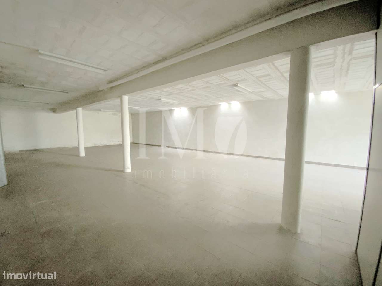 Garagem / Armazém com 200 m² junto à Nacional N205 – Galegos, Barcelos - Grande imagem: 5/13