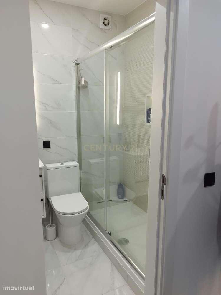 Apartamento Totalmente Remodelado, em Verderena, Barreiro-17