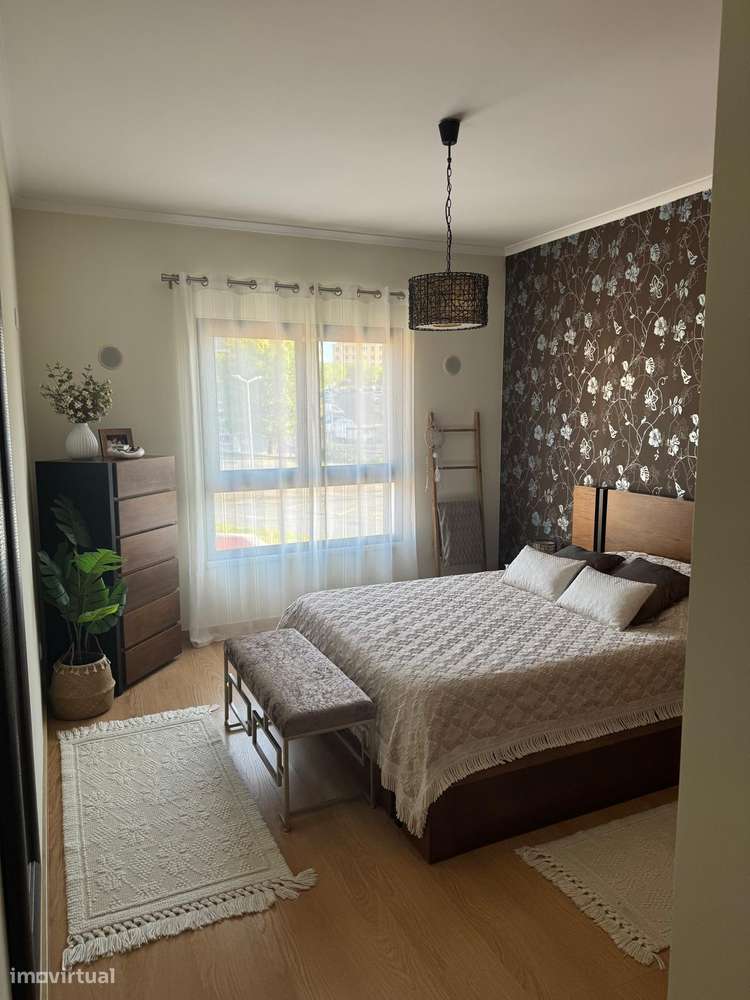 Apartamento T3 com 3 casas de banho e garagem-17