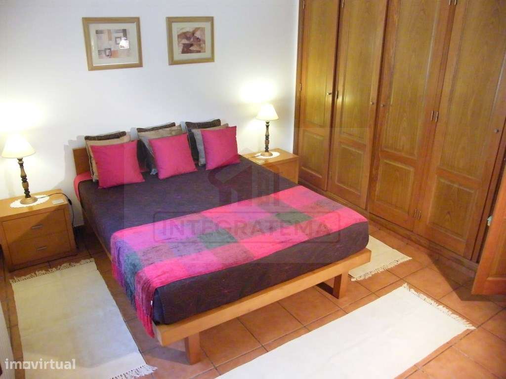 Moradia Tradicional Portuguesa com Piscina e Vistas Deslumbrantes-10