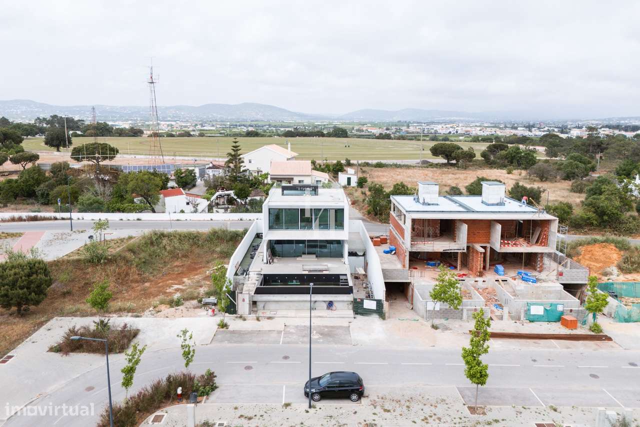 Moradia T4+3 para venda nas Gambelas, em Faro-35