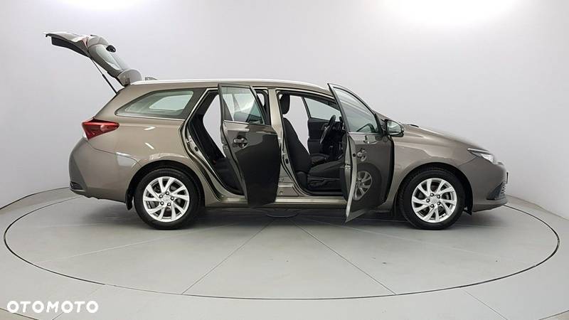 Toyota Auris 1.6 Classic Plus - 16