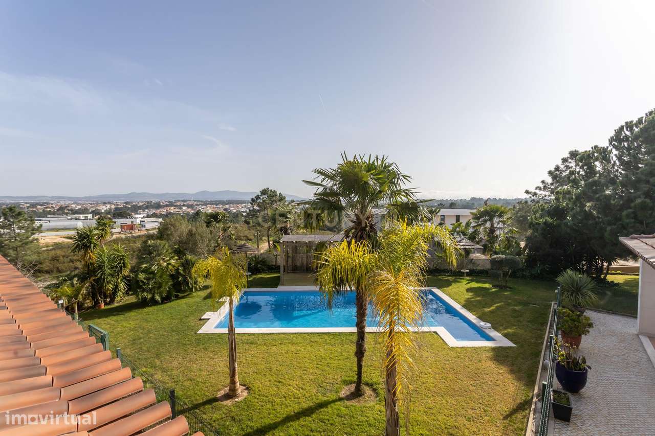 Moradia de Excelência em Vila Alegre | Fernão Ferro com Vista PANORAMI-24