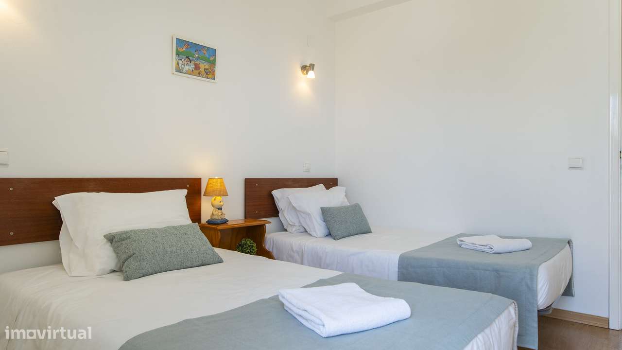 Exclusivo T2 com vista mar na Meia Praia-15