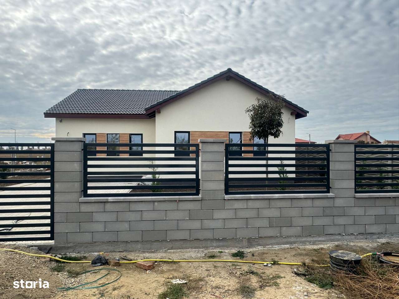 Casă individuală pe parter Moșnița Nouă  Toate utilitățile - Imagine principală: 1/14