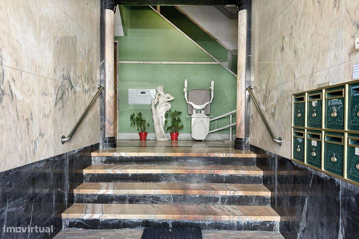 Apartamento T2 Centro Damaia de Cima-37