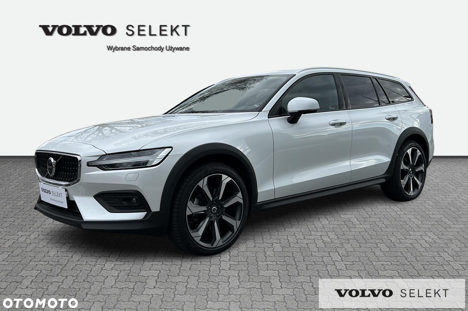 Volvo V60 Cross Country - 1