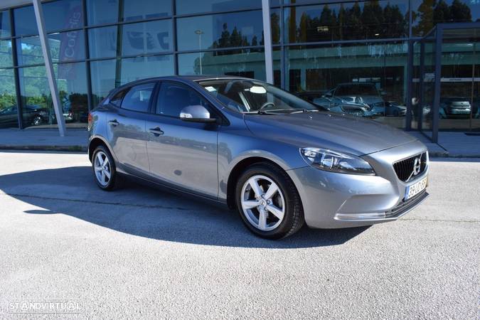 Volvo V40 2.0 D2 Kinetic - 1