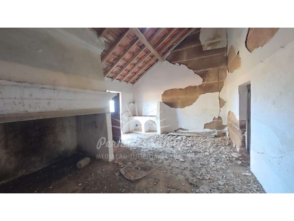 Terreno Misto com Casa Antiga para Recuperar | Mosqueirões, Grândola-11