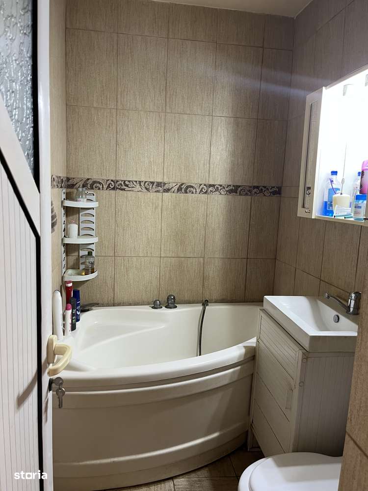 3 Dec Teatrul Colibrii - Imagine principală: 3/4