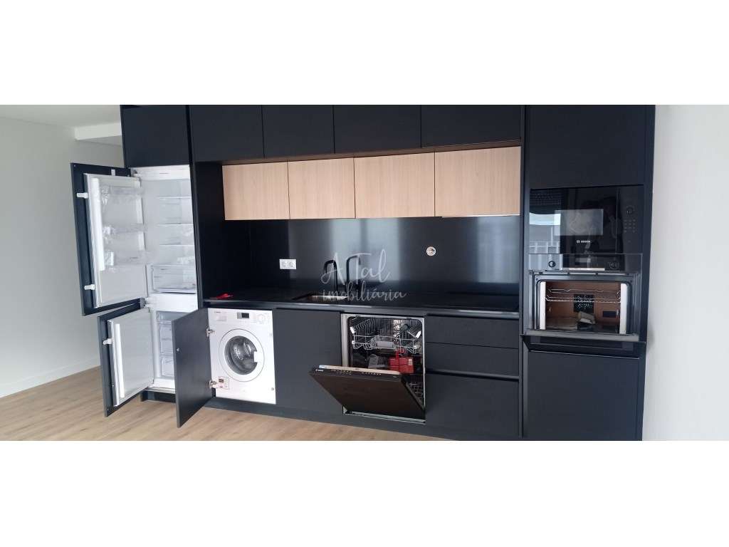 Apartamento T2 Moscavide praticamente novo, 3 parqueamentos e arrec... - Grande imagem: 2/17