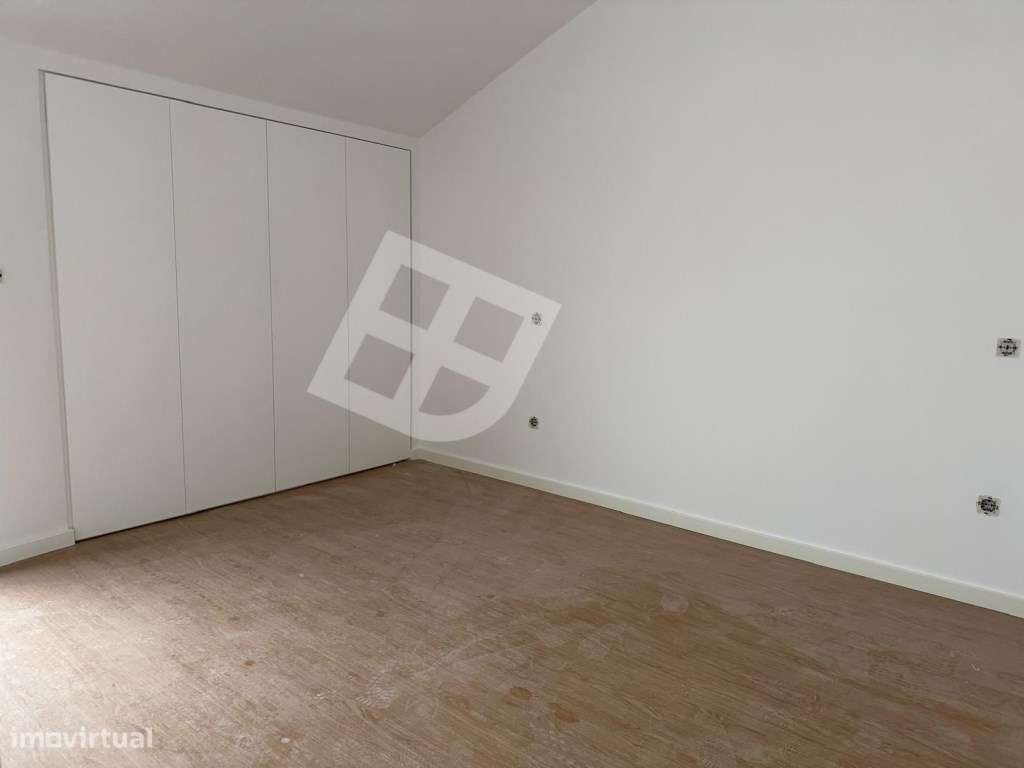 Apartamento T2+1 Dúplex c/ terraço - Pronto Habitar | Esgueira-24