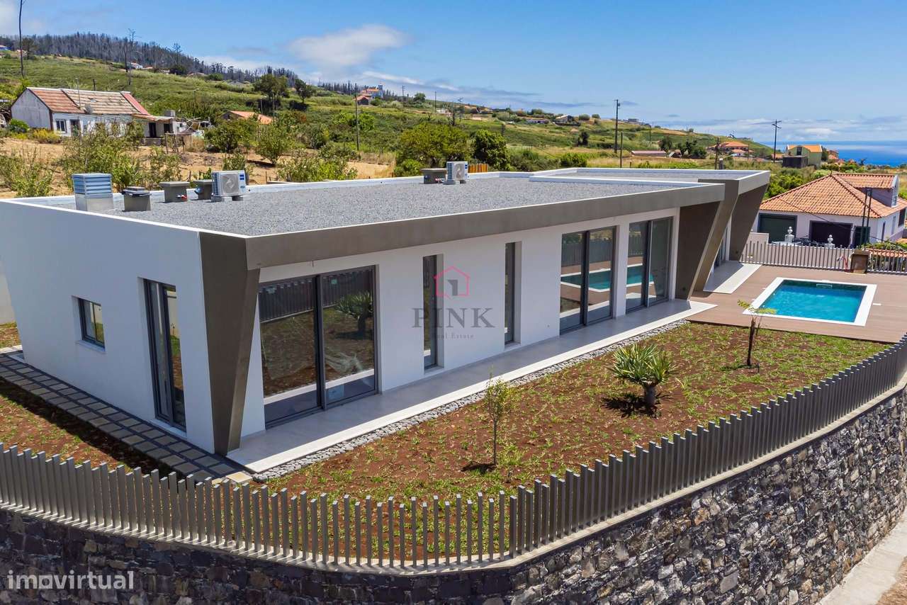 Moradia Moderna com Piscina - T3 na Ponta do Pargo, Calheta-9