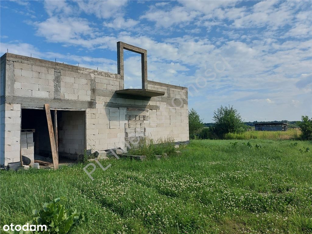 Działka z rozpoczęta budową...