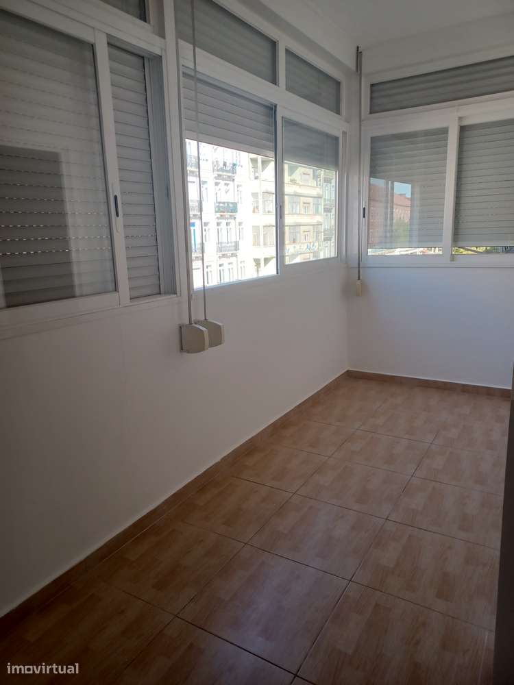 Apartamento T2 Almirante Reis - Grande imagem: 4/14