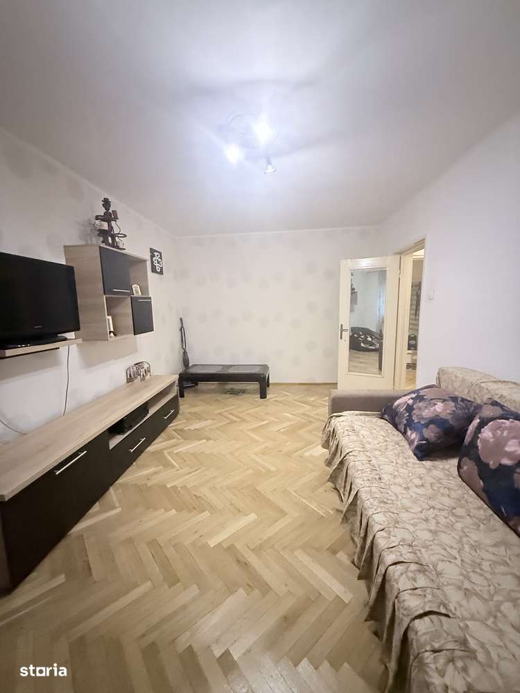 Apartament 3 camere decomandat, parter, pozitie excelenta - Imagine principală: 1/13
