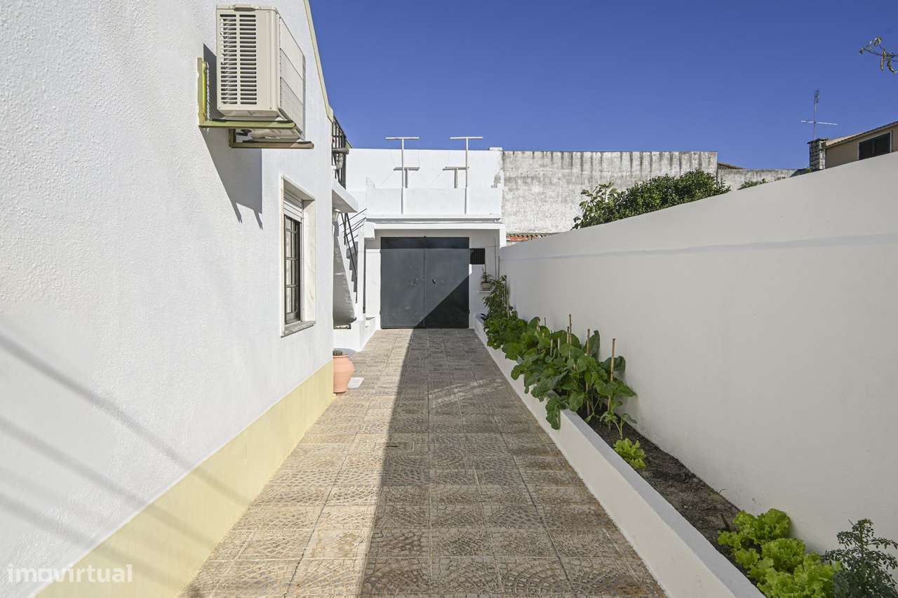 Moradia T2+1, c/ Garagem, Bairro do Areias – Montijo-7