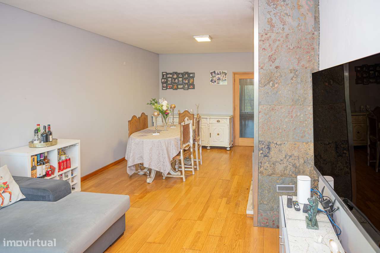 T3 com Suíte | Condomínio Fechado com Piscina | Barcelinhos-9