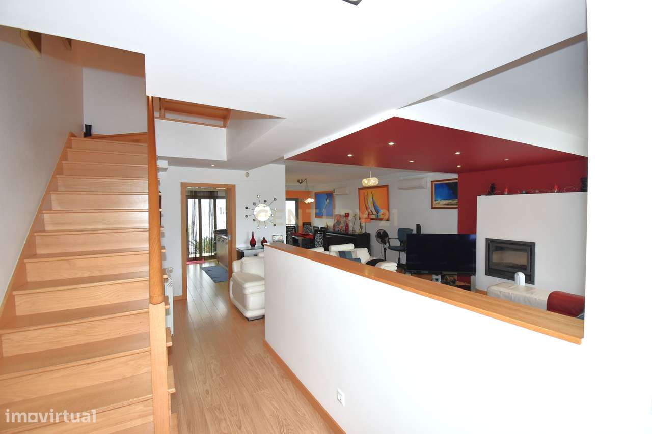 Moradia T3+1 em Alcochete: Luxo e Conforto!-9