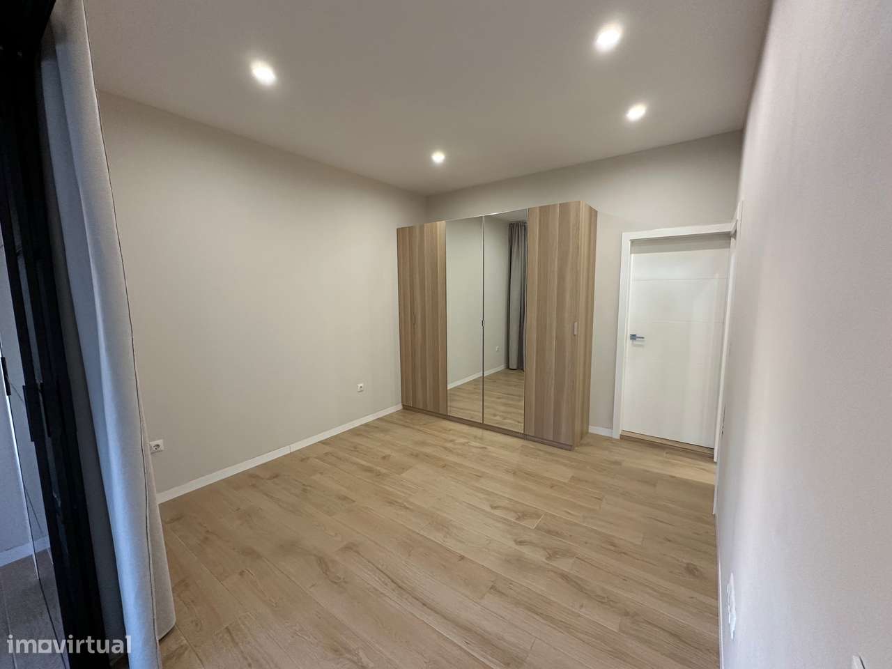 T0 renovado e equipado a estrear com AC junto ao Parque Oriental - Grande imagem: 5/12