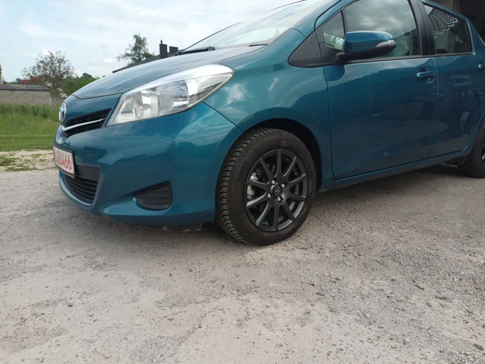 Toyota Yaris III 1.33 VVT-i Executive 2012