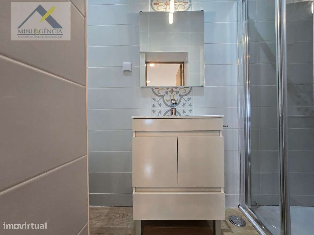 Moradia T2 totalmente recuperada em Setúbal-7