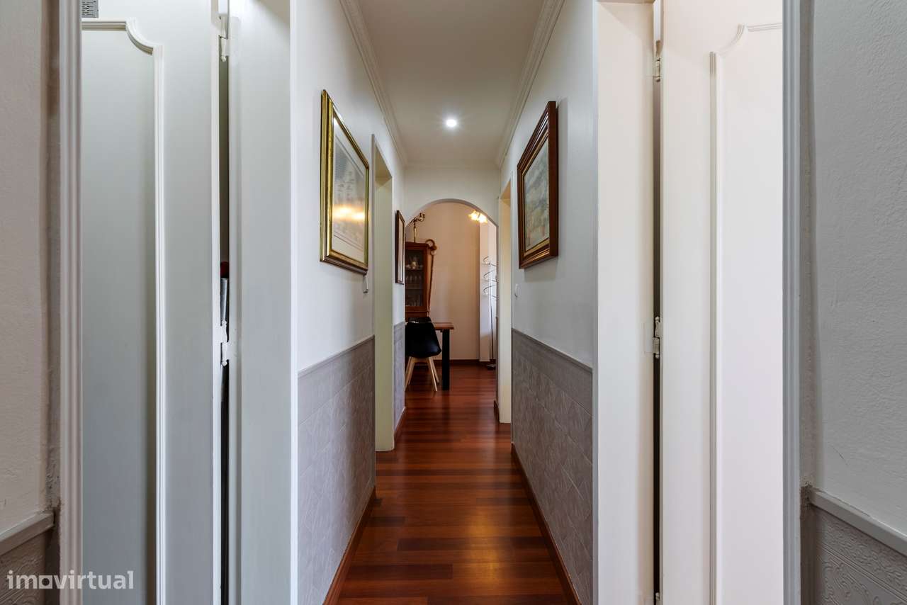 Apartamento T2+1 com Vista Desafogada | Cacém-25