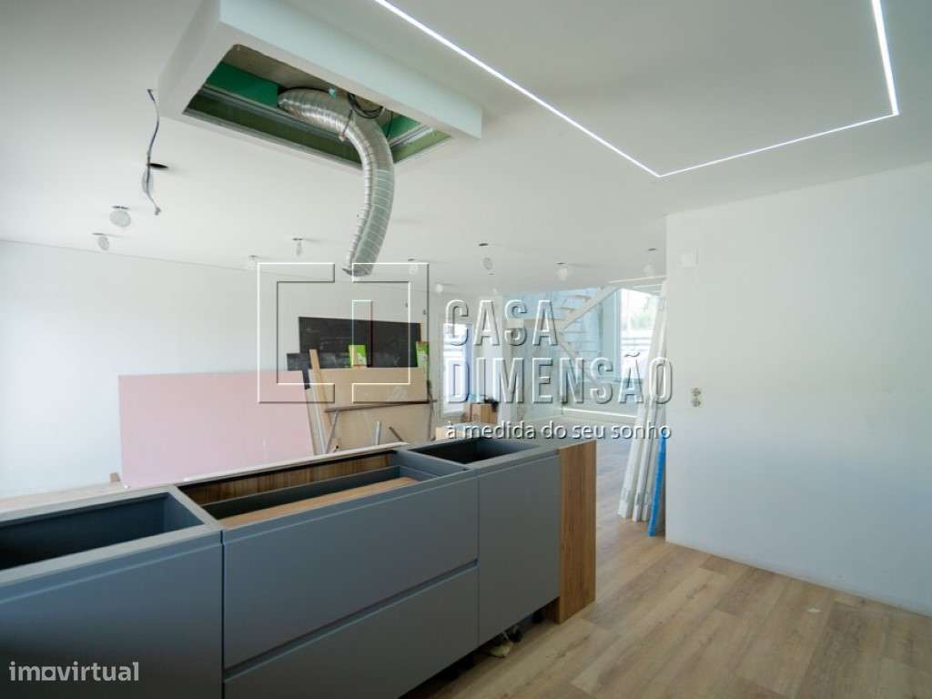 Moradia isolada de tipologia T4 localizada na zona da Charneca da C...-19