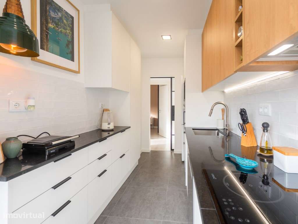 T2 Remodelado Centro de Linda-a-Velha-8