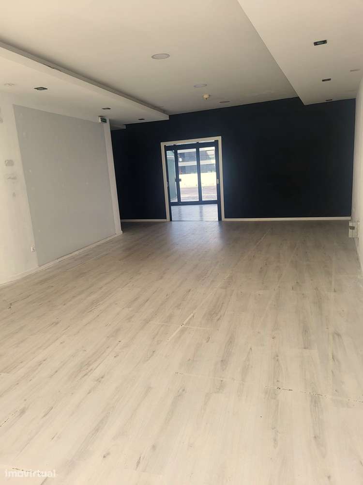Loja c/ 180m² + Terraço - Circunvalação (H.S.João) - Porto - Grande imagem: 4/16