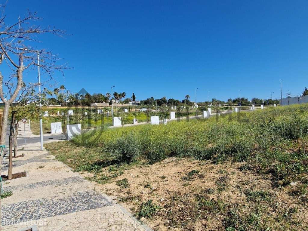 Terreno urbano de 410 m² na quinta dos Alamos - Guia-12