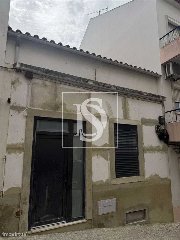 ✨ Moradia T3 Totalmente Renovada no Centro de Santarém ✨-13