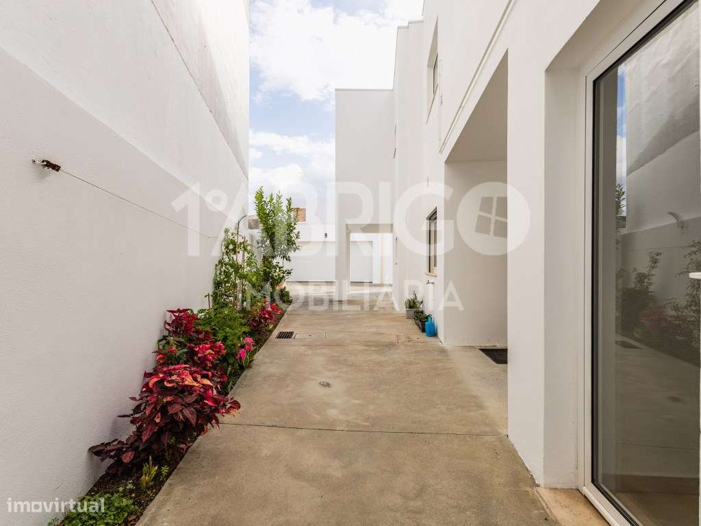 T4 Duplex no centro da Marinha Grande-42